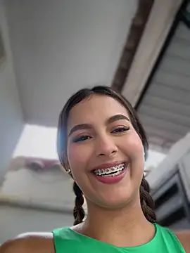 Snapshot of Valeria-escobar chatting on 06-27-26, 12:22 Valeria-escobar online show from 06-27-26, 12:22