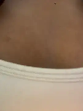 Snapshot of Valeria-escobar chatting on 07-17-26, 11:28 Valeria-escobar online show from 07-17-26, 11:28