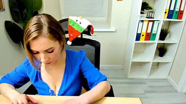 DakotaShelton online show from 12-21-25, 06:09