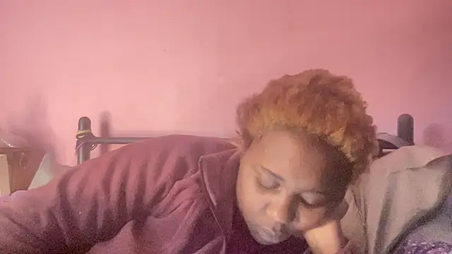 Snapshot of queenalliyahalecia chatting on 12-16-25, 02:33 queenalliyahalecia online show from 12-16-25, 02:33