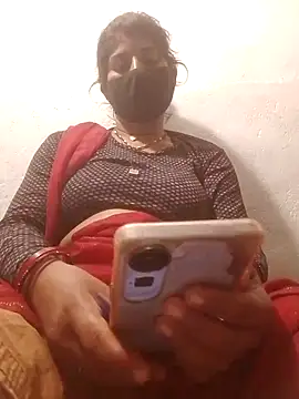 Snapshot of Aaisha_01 chatting on 04-15-26, 03:41 Aaisha 01 online show from 04-15-26, 03:41