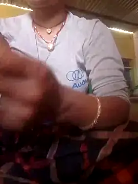 Snapshot of Aaisha_01 chatting on 04-23-26, 06:58 Aaisha 01 online show from 04-23-26, 06:58