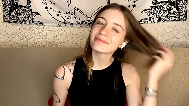 Snapshot of Shining_Robi chatting on 12-17-25, 12:44 Shining Robi online show from 12-17-25, 12:44