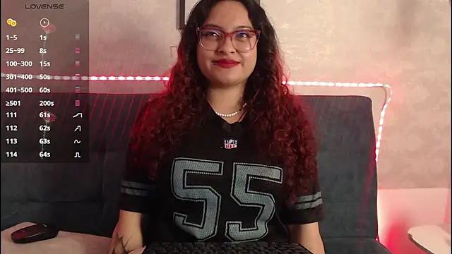 Snapshot of kat_belle chatting on 12-16-25, 12:32 kat belle online show from 12-16-25, 12:32