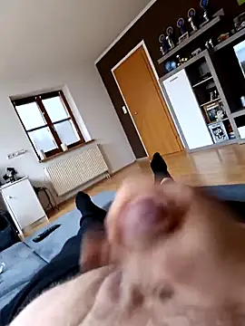 Snapshot of weilpasst chatting on 12-18-25, 01:39 weilpasst online show from 12-18-25, 01:39