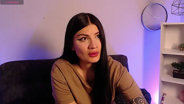 Snapshot of Lunaclarx chatting on 12-17-25, 12:11 Lunaclarx online show from 12-17-25, 12:11