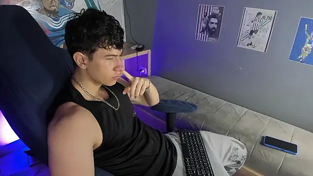 Snapshot of Criss_Adams chatting on 01-10-26, 02:13 Criss Adams online show from 01-10-26, 02:13