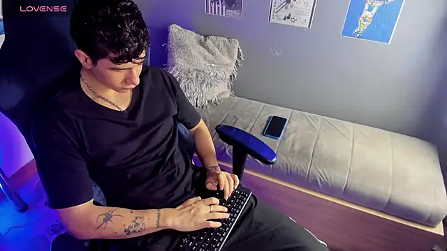 Snapshot of Criss_Adams chatting on 01-11-26, 01:54 Criss Adams online show from 01-11-26, 01:54