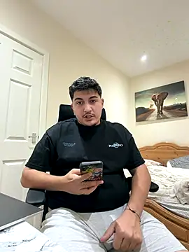 Snapshot of Juliann69Ramiro chatting on 12-16-25, 10:37 Juliann69Ramiro online show from 12-16-25, 10:37