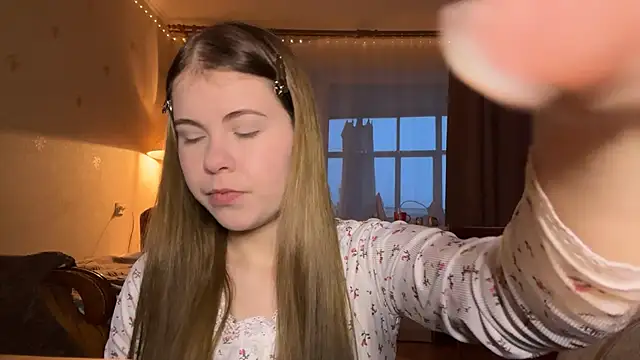 MaevAmy online show from 12-21-25, 01:40