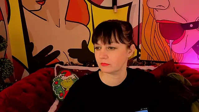 Snapshot of MariStorm chatting on 12-17-25, 02:23 MariStorm online show from 12-17-25, 02:23