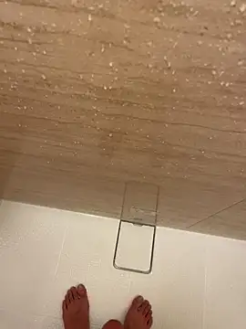 Snapshot of junieel chatting on 12-16-25, 11:26 junieel online show from 12-16-25, 11:26