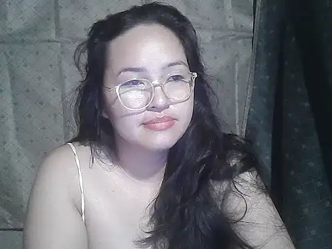 Snapshot of yummy_jyra02167 chatting on 12-16-25, 08:14 yummy jyra02167 online show from 12-16-25, 08:14