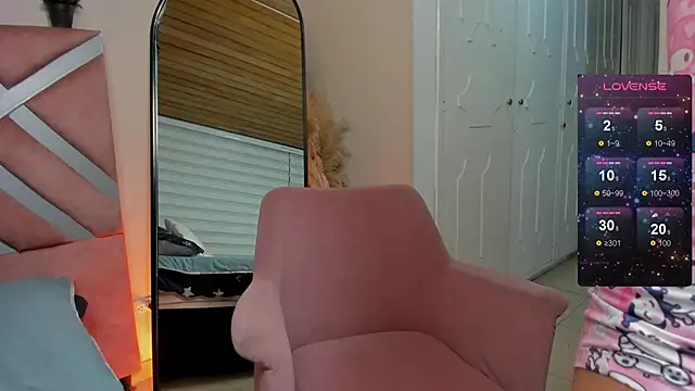 sophie blake   online show from 12-20-25, 04:30