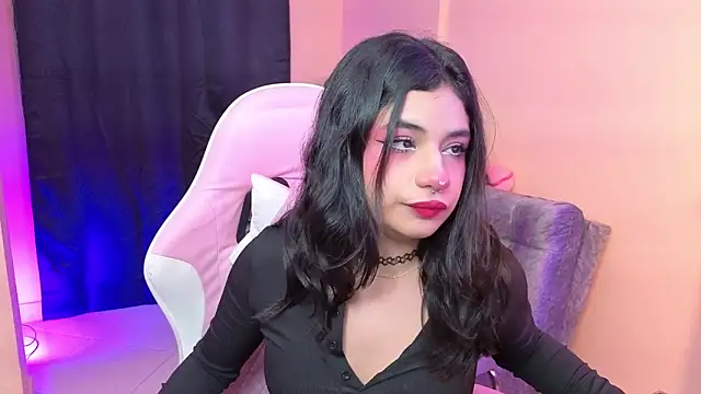 bonnieTaylor1 online show from 12-22-25, 04:20