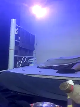 Snapshot of BiSexyCouple chatting on 12-20-25, 02:51 BiSexyCouple online show from 12-20-25, 02:51