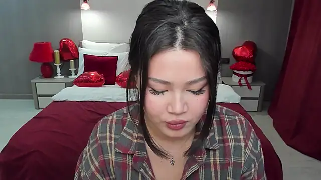 Brunette Charm online show from 02-22-26, 06:17