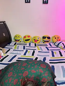 Cutie Seema online show from 01-14-26, 03:17