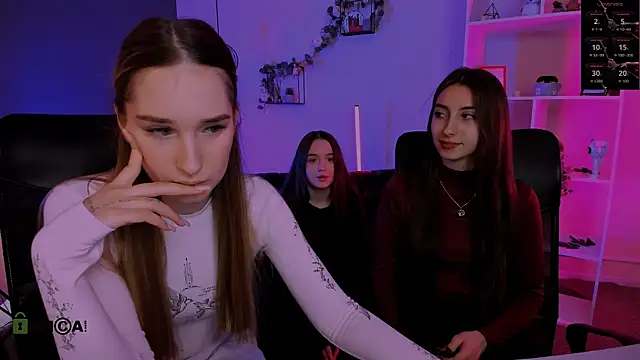 mila firee online show from 03-25-26, 09:59