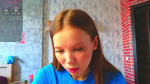 Snapshot of Cara_Sweet1 chatting on 05-17-26, 02:02 Cara Sweet1 online show from 05-17-26, 02:02