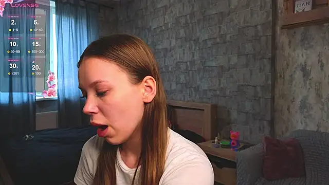 Snapshot of Cara_Sweet1 chatting on 06-14-26, 04:31 Cara Sweet1 online show from 06-14-26, 04:31