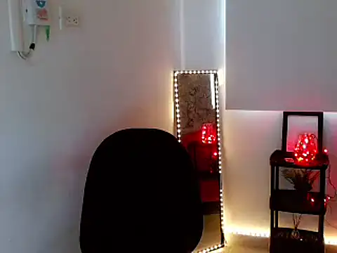 Snapshot of Shawnycarson chatting on 07-14-26, 06:02 Shawnycarson online show from 07-14-26, 06:02