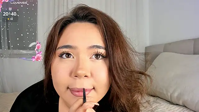 Mia Carmin online show from 04-12-26, 10:48