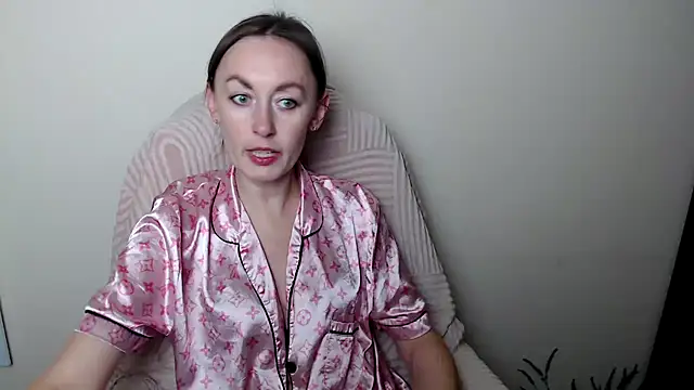 LiaSeass  online show from 02-25-26, 12:04