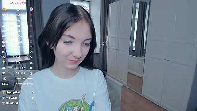 Snapshot of JanettVeld chatting on 12-14-25, 09:03 JanettVeld online show from 12-14-25, 09:03