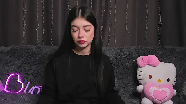 LisaColee online show from 06-14-26, 01:13