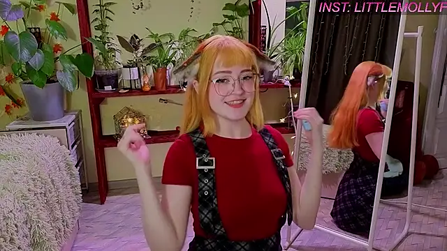 LittleFoxHole online show from 04-08-26, 01:38