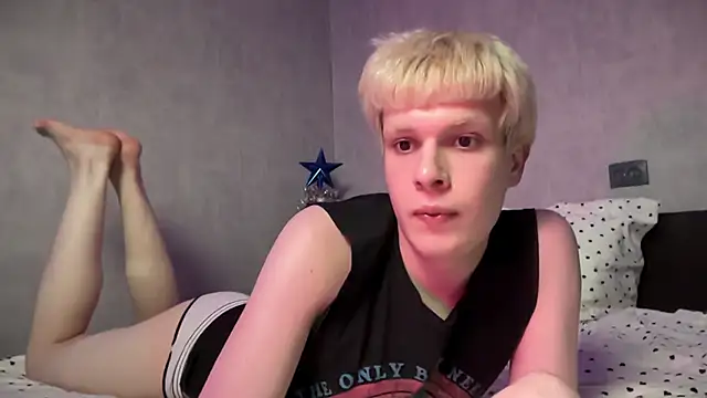 Nikikitty0 online show from 01-09-26, 06:53