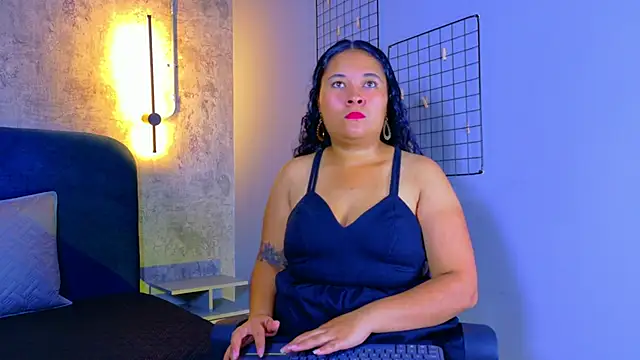 Snapshot of RavenLevi chatting on 12-16-25, 12:10 RavenLevi online show from 12-16-25, 12:10