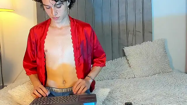 Snapshot of Im_Perseo chatting on 12-16-25, 08:14 Im Perseo online show from 12-16-25, 08:14