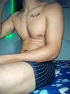 Snapshot of babybabyhott chatting on 12-19-25, 11:34 babybabyhott online show from 12-19-25, 11:34