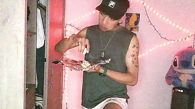 Snapshot of Glen_connor_11 chatting on 01-12-26, 01:11 Glen connor 11 online show from 01-12-26, 01:11