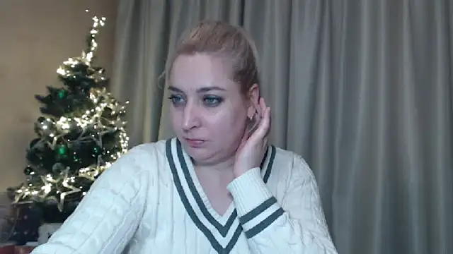 Snapshot of sweetpussy13 chatting on 01-09-25, 10:09 sweetpussy13 online show from 01-09-25, 10:09