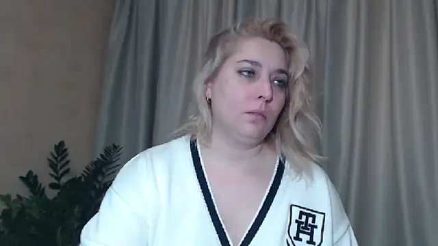 Snapshot of sweetpussy13 chatting on 01-10-25, 07:14 sweetpussy13 online show from 01-10-25, 07:14