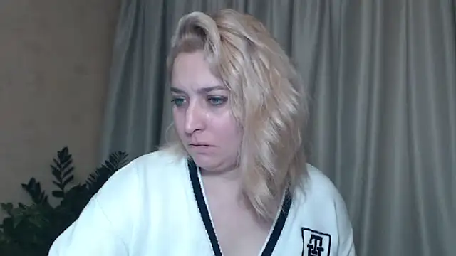 Snapshot of sweetpussy13 chatting on 01-10-25, 10:17 sweetpussy13 online show from 01-10-25, 10:17