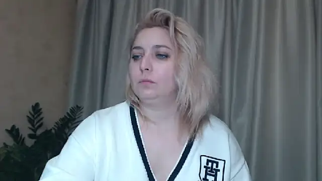 Snapshot of sweetpussy13 chatting on 01-12-25, 10:12 sweetpussy13 online show from 01-12-25, 10:12