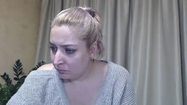 Snapshot of sweetpussy13 chatting on 01-21-25, 10:08 sweetpussy13 online show from 01-21-25, 10:08