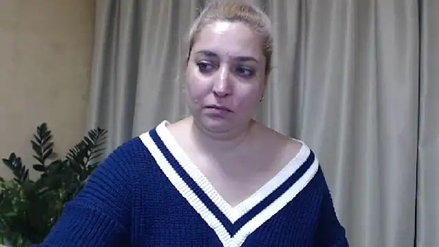 Snapshot of sweetpussy13 chatting on 01-29-25, 10:37 sweetpussy13 online show from 01-29-25, 10:37