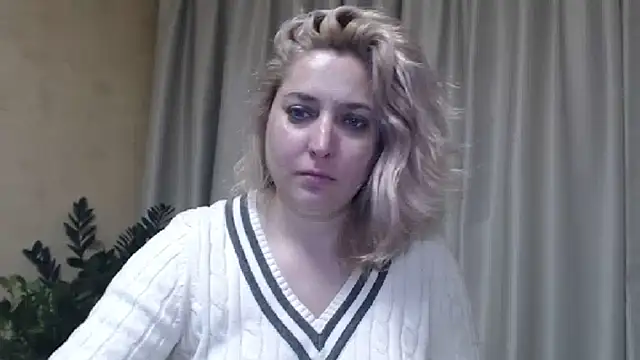 Snapshot of sweetpussy13 chatting on 01-30-25, 09:47 sweetpussy13 online show from 01-30-25, 09:47