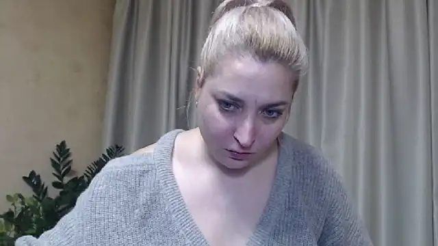 Snapshot of sweetpussy13 chatting on 01-31-25, 03:09 sweetpussy13 online show from 01-31-25, 03:09