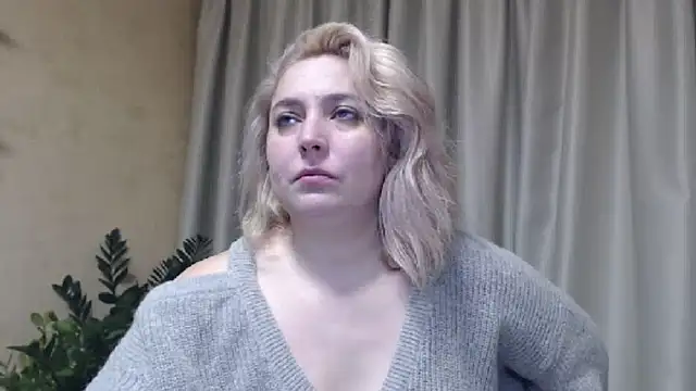 Snapshot of sweetpussy13 chatting on 02-04-25, 07:40 sweetpussy13 online show from 02-04-25, 07:40