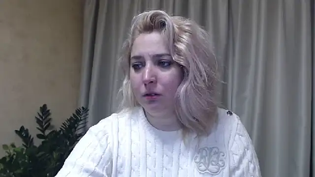 Snapshot of sweetpussy13 chatting on 02-07-25, 07:07 sweetpussy13 online show from 02-07-25, 07:07