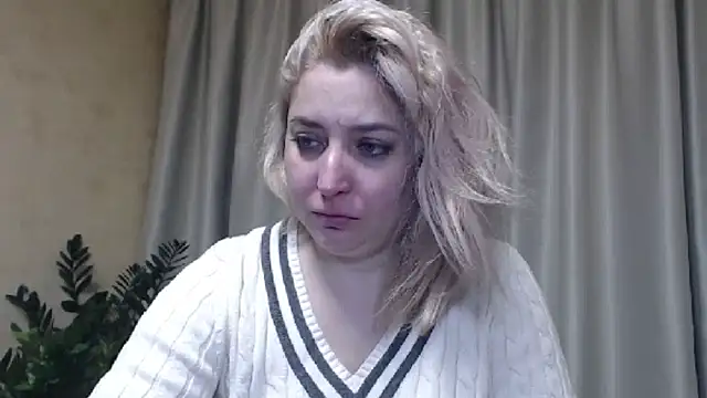 Snapshot of sweetpussy13 chatting on 02-14-25, 06:56 sweetpussy13 online show from 02-14-25, 06:56