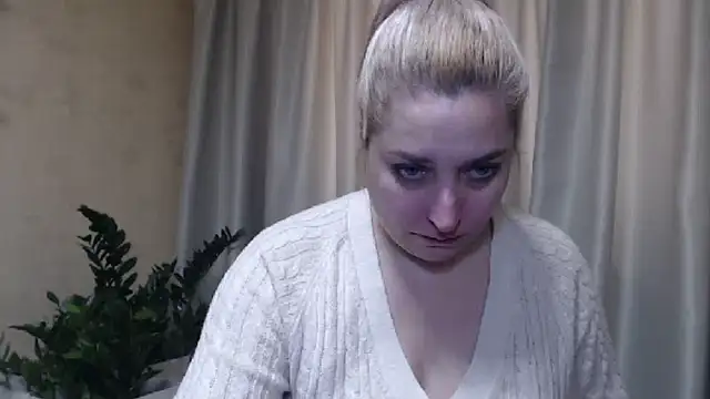 Snapshot of sweetpussy13 chatting on 02-26-25, 07:20 sweetpussy13 online show from 02-26-25, 07:20