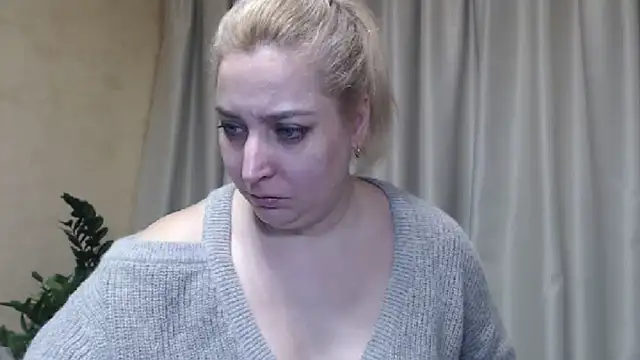 Snapshot of sweetpussy13 chatting on 03-06-25, 09:58 sweetpussy13 online show from 03-06-25, 09:58