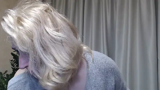 Snapshot of sweetpussy13 chatting on 03-18-25, 06:57 sweetpussy13 online show from 03-18-25, 06:57